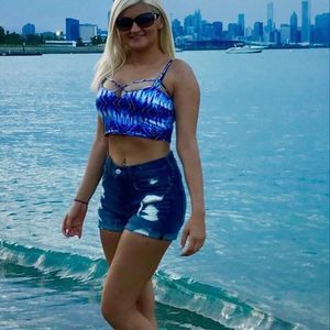 Meet your Posher, Vicky